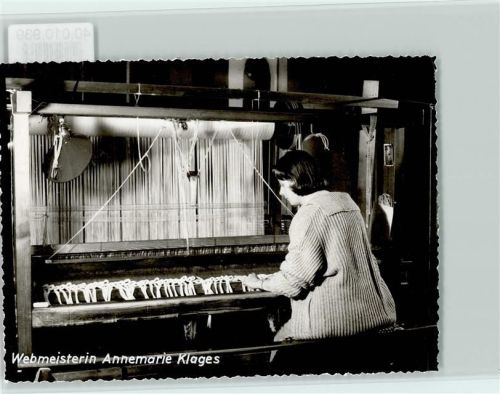 Erdhausen Webmeisterin Annemarie Klages Webstuhl