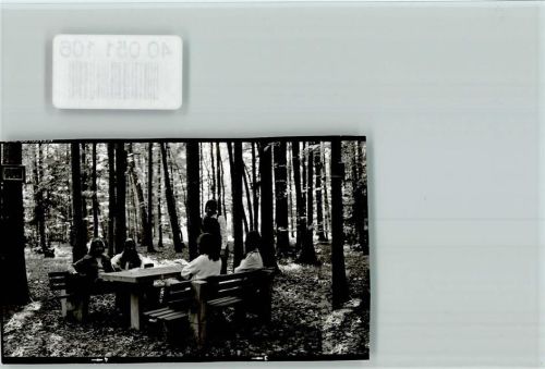 Greding pausierende Gruppe Rastplatz im Wald