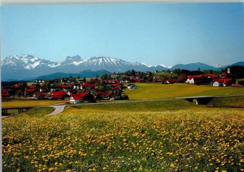 Seeg Gesamtansicht mit Tiroler und Allgäuer Hochgebirge