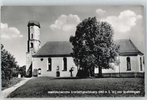 Spaichingen Kirche Baum Zaun Wiese Kreuz