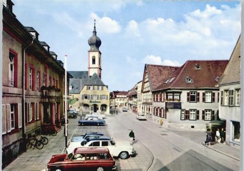 Gernsheim Platz Kirche Auto