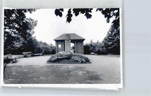 Hemmoor Foto mit Negativ, Ehrenmal
