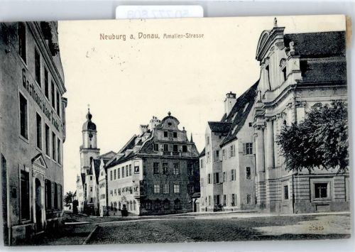 Neuburg Amalienstraße, Blick zur Kirche