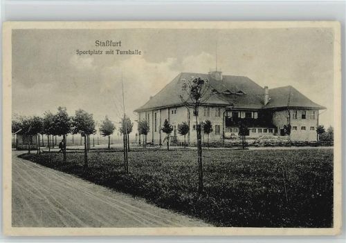 Staßfurt Sportplatz Turnhalle