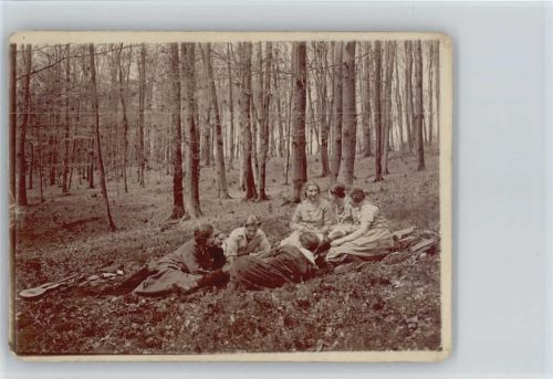 Bensberg 1925 Mädchengruppe im Wald, Gitarre, Privatfoto