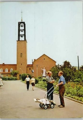 Friedland Grenzdurchgangslager St. Norbert-Kirche Heimkehrer-Statue