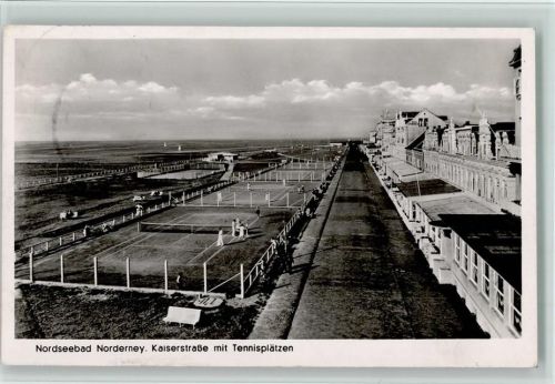 Norderney Kaiserstraße mit Tennisplätze