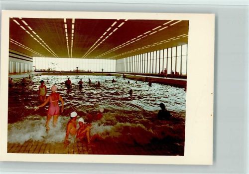 Borkum Wellenbad Innenaufnahme Badekappenpflicht