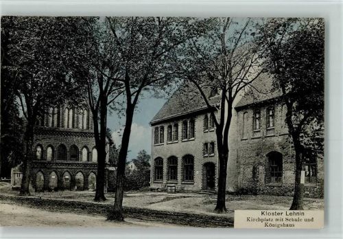 Lehnin Kloster Lehnin Kirchplatz mit Schule und Königshaus