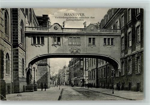 Hannover Verbindungsbrücke zwischen den Justizgebäuden