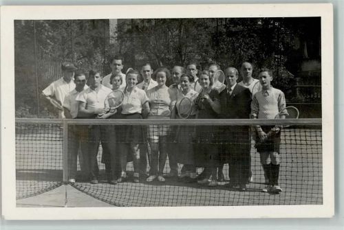 1950 Tennis-Mannschaft oder Verein auf dem Tennisplatz