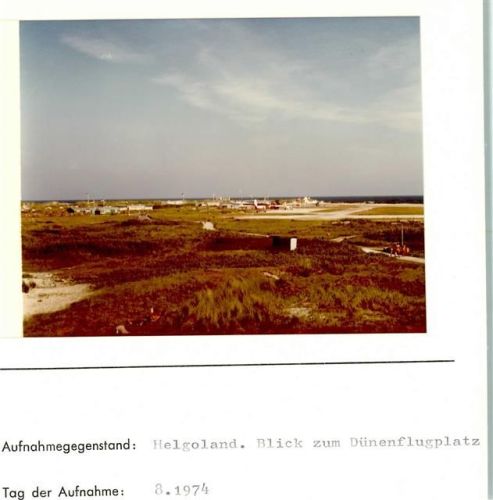 Helgoland Dünenflugplatz Foto montiert auf Karton