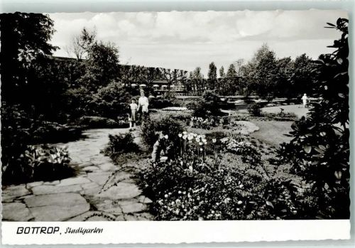 Bottrop Stadtgarten mit Overbeckshof Rückseite mit Abschürfungen bzw Kleberesten