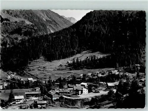 6292 Finkenberg - Blick auf das Dorf Persal