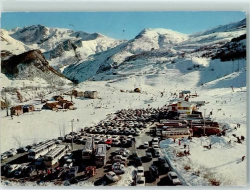 12019 Vernante - Valle Vermenagna Parkplatz Autos Winter