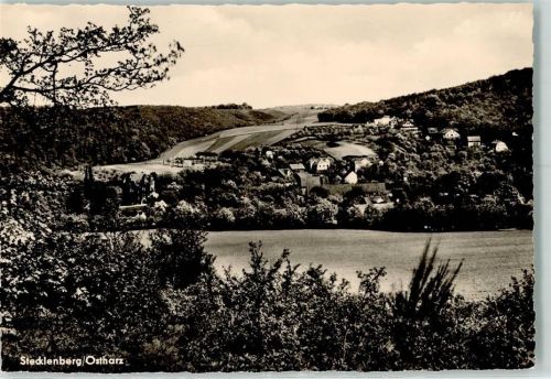 Stecklenberg Rückseite mit Abschürfungen bzw Kleberesten