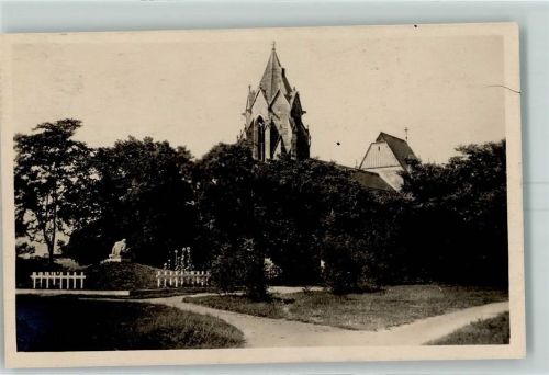 Altenburg Kirche mit Kriegerdenkmal