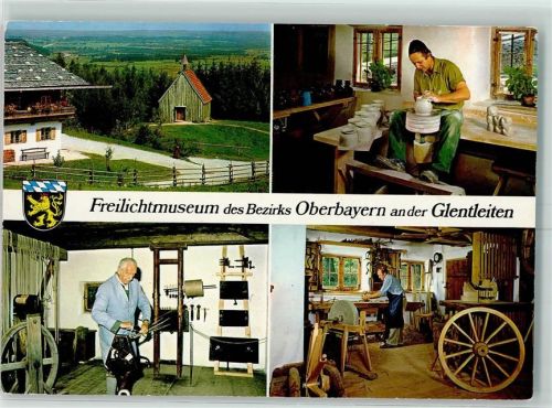 Großweil Freilichtmuseum Oberbayern Holzkapelle Hafnerei Töpferscheibe Seilerei Wagnerei Wagenrad Schleifstein Wappen