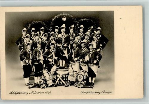 Schäfflertanz München 1949 - Reifschwung Gruppe