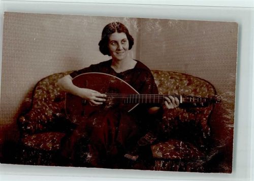 1920 Frau mit einer Gitarre, AK