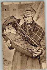 Tracht Frau mit Kind Lappen Trachten Finnland Foto AK
