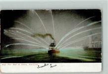 New York - Fire Boat in Action USA Feuerwehr
