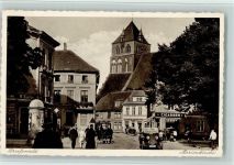 17489 O2200 Greifswald , Hansestadt 1940-50 - Partie an der Marienkirche, Litfaßsäule, Autos, Kutsche, gute Erhaltung AK