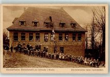 32312 W4990 Lübbecke , Westf - Kinderheim Nettelstedt Einheimische beim Dachdecken