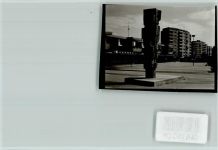 31515 W3050 Wunstorf FOTO KEINE AK Denkmal Farben-Geschäft Barneplatz
