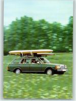 Mercedes-Benz 300 TD 5-Zylinder-Dieselmotor 59 kW 80 PS mit Surfbrett auf Dach Mercedes