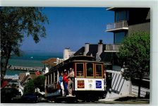 San Francisco - Cable Car climbs the steep Hyde Street hill