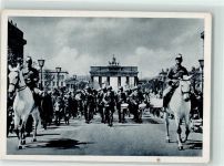 Aufziehen der Wache Stadt mit Hakenkreuz