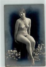 Nude in sitzender Pose AK FKK Foto AK