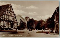 32791 W4937 Lage , Lippe Foto AK Eichen-Allee Fachwerkhaus