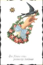 AK mit auf echtem Stoff aufgeklebter Oblate Schwalbe auf Hand mit Rosen, Applikation Schleife aus echtem Stoff, Ränder geschwungen Schwalbe Collage