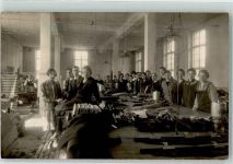 Arbeiterinnen in einer Tuchfabrik Nähmaschine Privatfoto AK