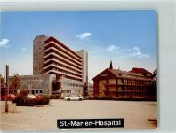 44532 W4670 Lünen FOTO KEINE AK St. Marien Hospital, roter Opel Kadett