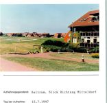 26579 W2985 Baltrum FOTO KEINE AK Blick Richtung Mitteldorf Foto montiert auf Karton