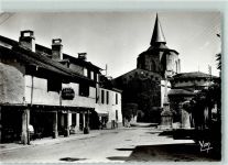 65400 Saint-Savin - Vieilles Maisons Place de l'Eglise