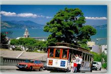 San Francisco - Cable Car climbs the steep Hyde Street hill