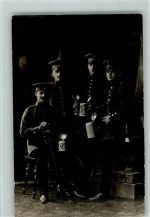 Soldaten mit Bierkrügen AK Uniform