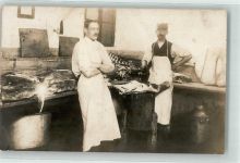 Fleisch zerlegen WK I Fleischerei 1918 Privatfoto AK