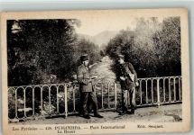 Spanien - Les Pyrénées - Puigcerda - Brücke International - Grenzbeamte Grenze