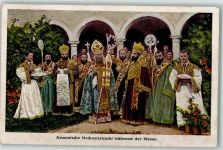 Armenische Hochamtstracht während der Messe