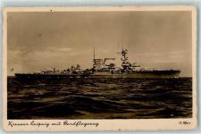 Kreuzer Leipzig mit Bordflugzeug Marine WK II