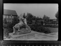 52134 W5120 Merkstein GLASNEGATIV Denkmal am Rathausplatz