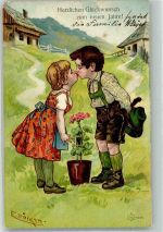 Zwei kleine Kinder in bayerischer Tracht küssen sich Neujahr Künstlerkarte Döcker, E. 1914 Gebrauchsspuren