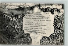 Paris Aufgeschichtete Knochen und Totenschädel in den Katakomben Friedhof