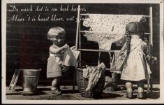Puppen hängen Wäsche auf Käthe Kruse
