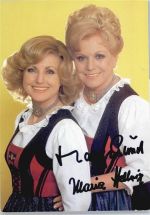 Maria und Margot Hellwig , signiert Schlagersänger